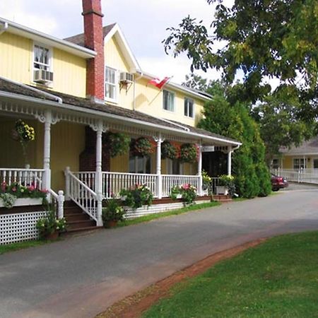 פרום Shining Waters Country Inn מראה חיצוני תמונה