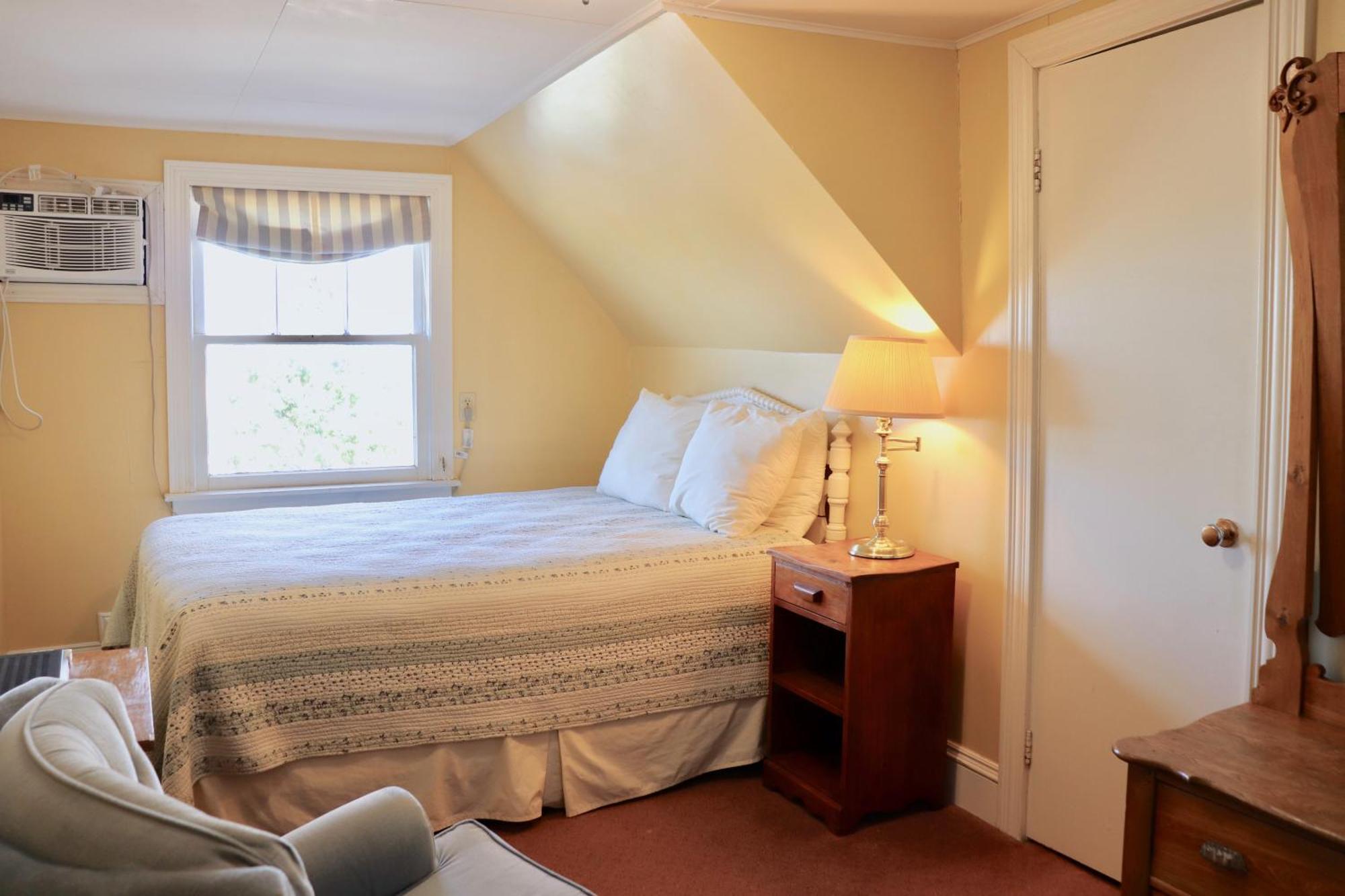 פרום Shining Waters Country Inn מראה חיצוני תמונה