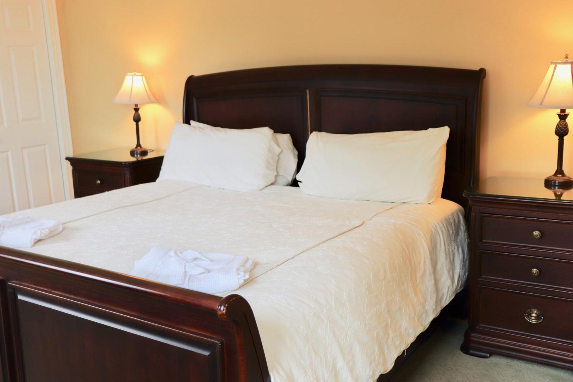 פרום Shining Waters Country Inn מראה חיצוני תמונה