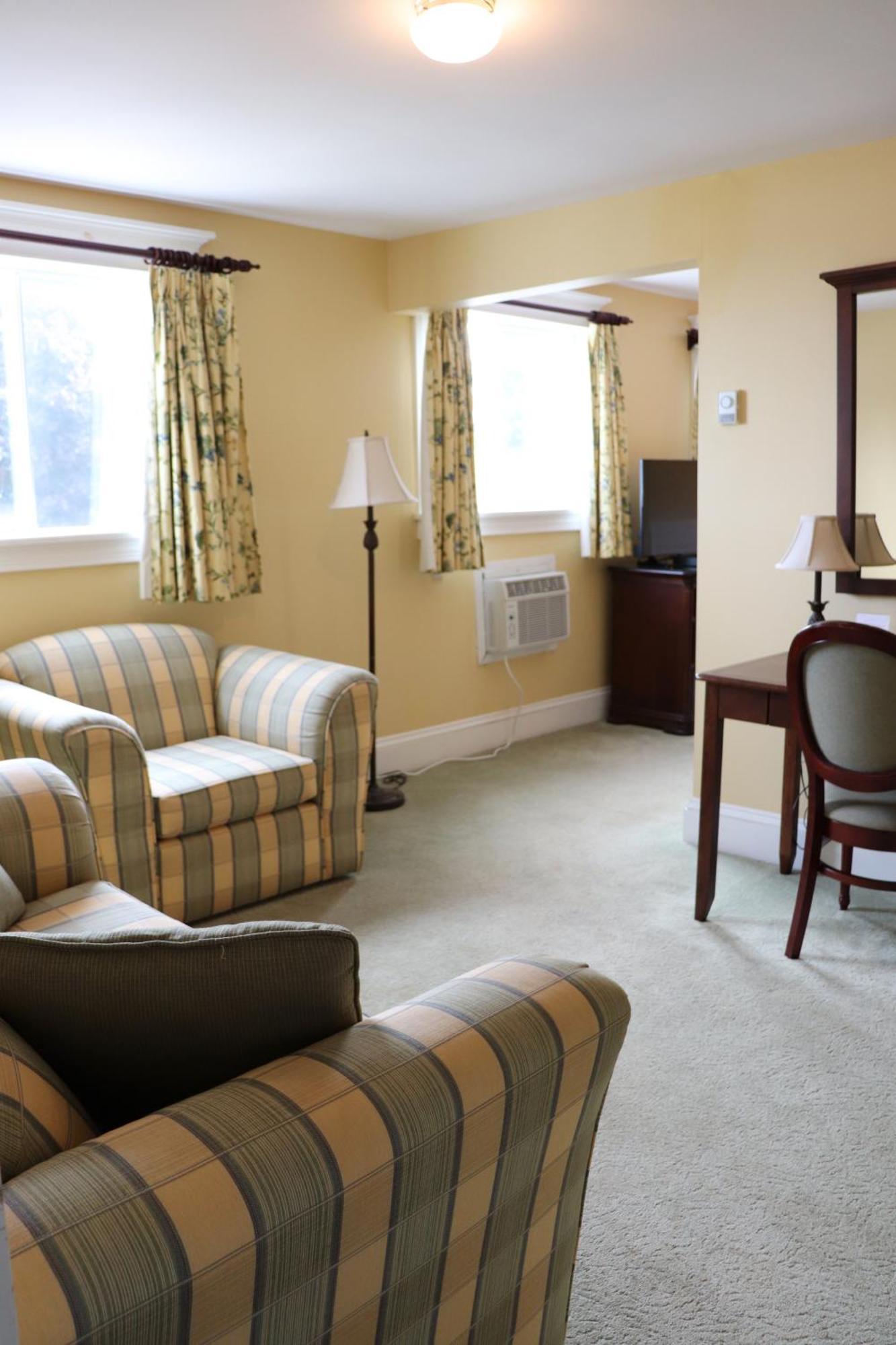 פרום Shining Waters Country Inn מראה חיצוני תמונה