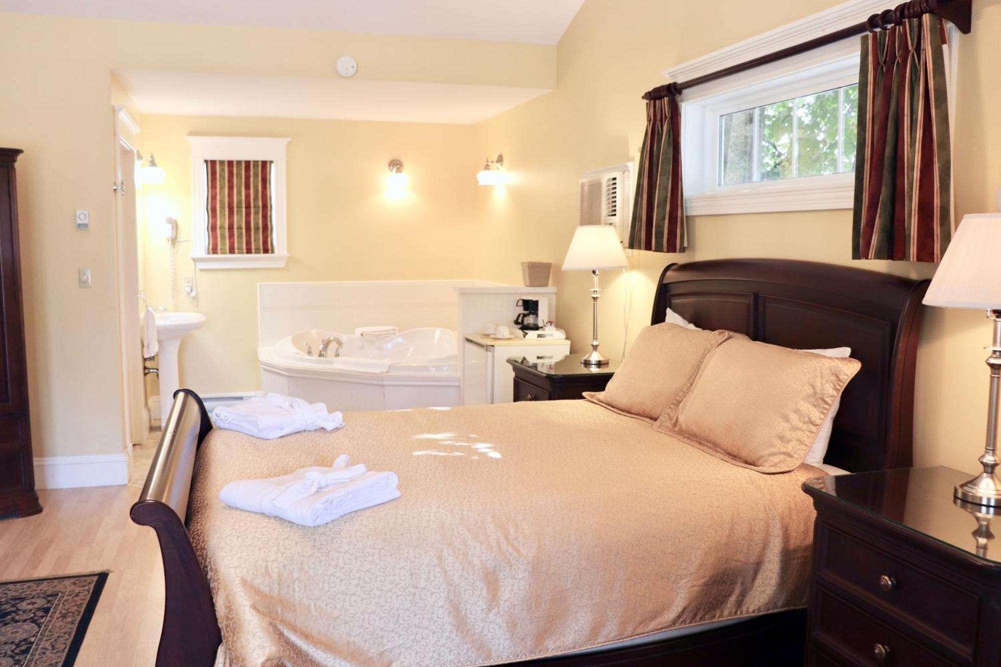 פרום Shining Waters Country Inn מראה חיצוני תמונה