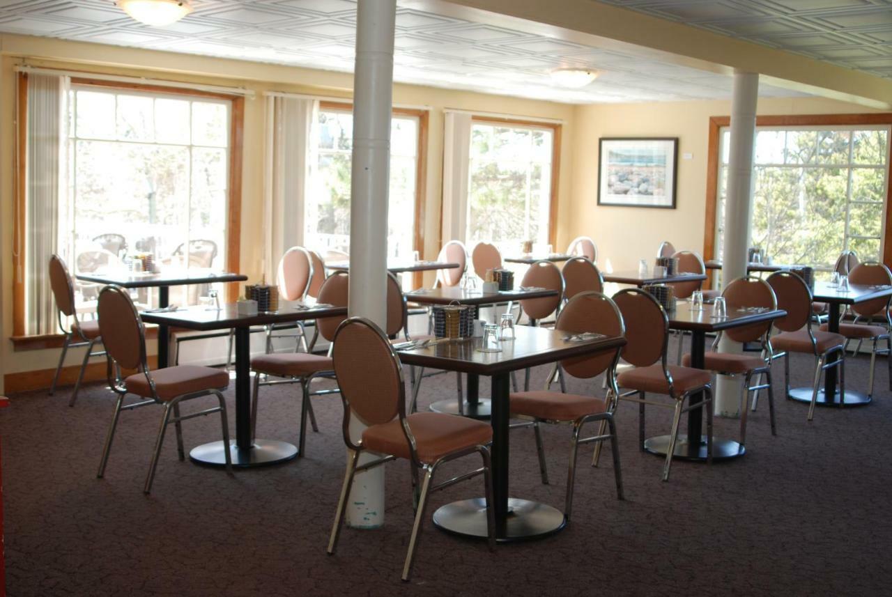 פרום Shining Waters Country Inn מראה חיצוני תמונה